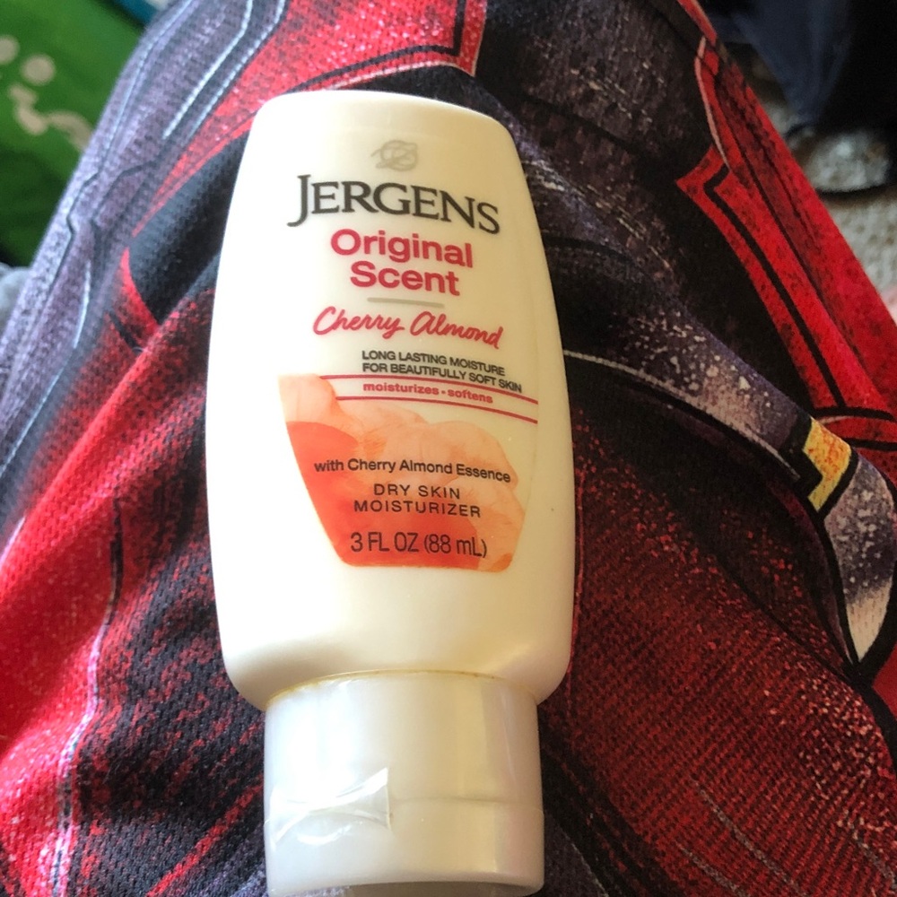 Erge (Jergens-style) Cherry Almond Moisturizer Bottle - White with Red Label
